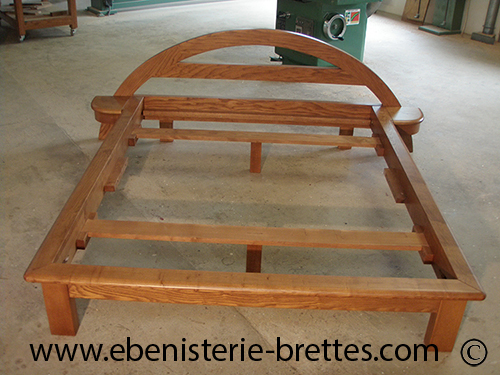 lit moderne sur mesure en bois disponible dans la France entire