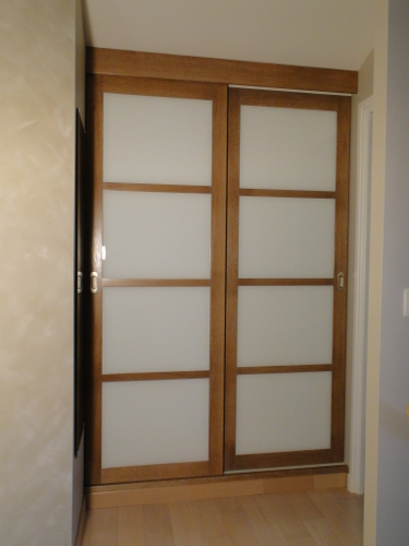 portes de placard en chne et verres blancs sur mesure