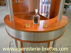 bar arrondi en bois et inox