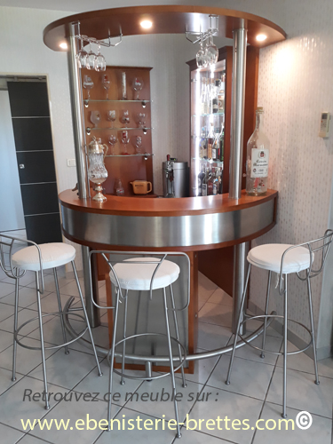 https://www.ebenisterie-brettes.com/photo/bars/meuble-bar-de-salon-en-merisier-et-inox/mobilier-bar-particulier-comptoir-bois-inox-vitrine.jpg