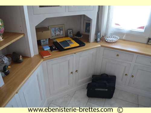 interieur appartement meuble blanc bas