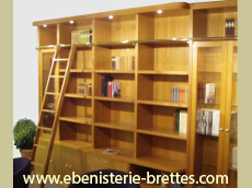 grande bibliothque en bois de merisier clair