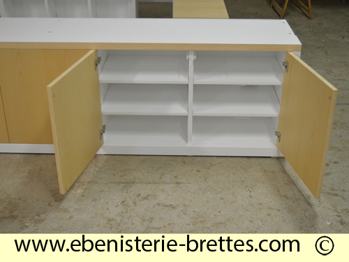 grand buffet contemporain en bois et laque