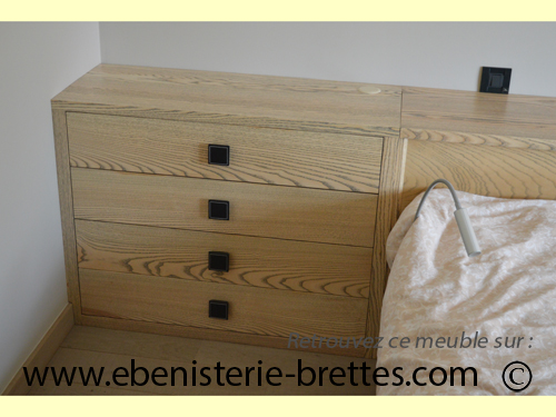 commode en bois de frne servant de tte de lit