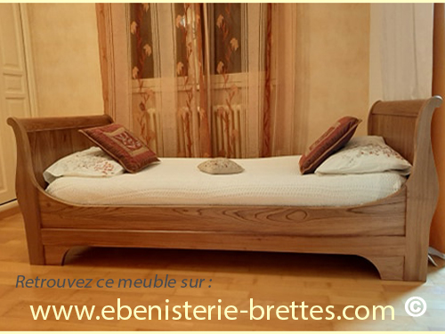 lit de repos de style Louis-Philippe en bois d'orme