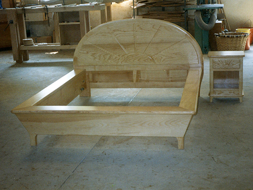 lit moderne en bois de frene sur mesure