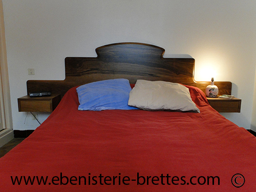 chambre en bois de noyer