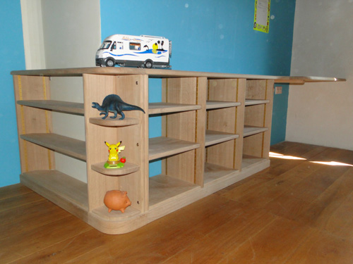 bureau d'enfant en bois massif ecologique sur mesure