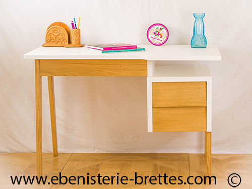 bureau vintage style scandinave bordeaux