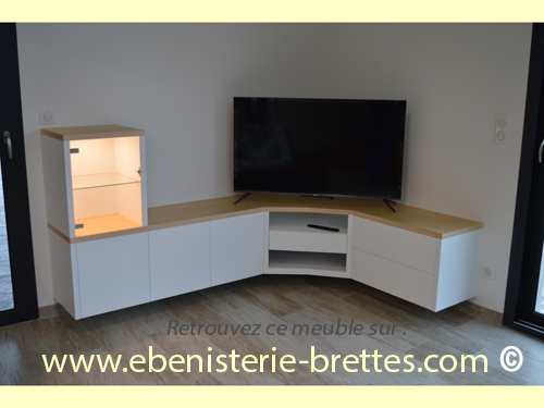 meuble tv blanc et beige avec portes et tiroirs