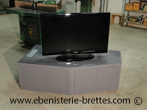 meuble de tlvision  pans coups en angle