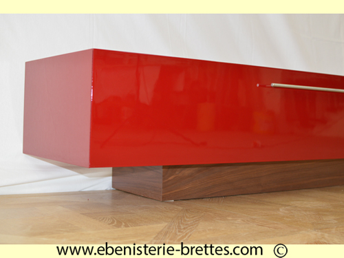 meuble ecran plat rouge fonce