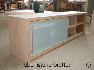 meuble de tlvision en chne brut et porte vitre