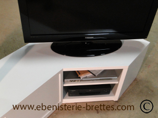 mobilier contemporain pour tv en angle