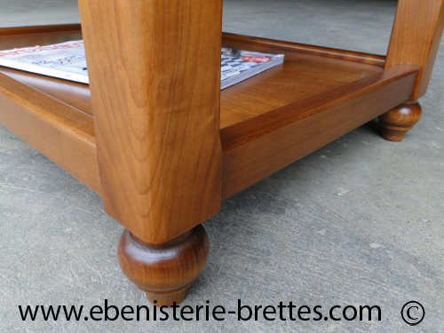 table basse en bois de merisier