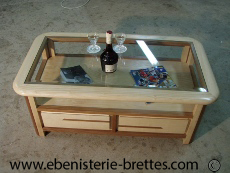 table de salon en bois dessus verre