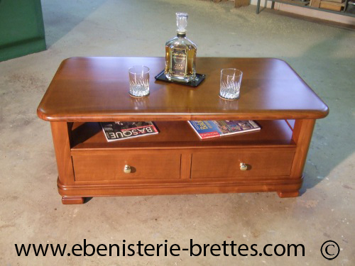 table basse de salon en bois de merisier