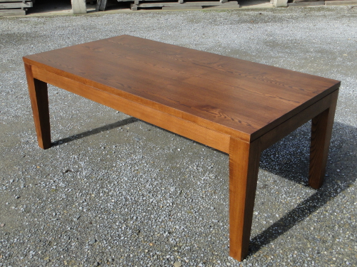 table contemporaine en frne massif