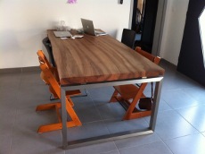 table au pied inox et dessus bois sur mesure